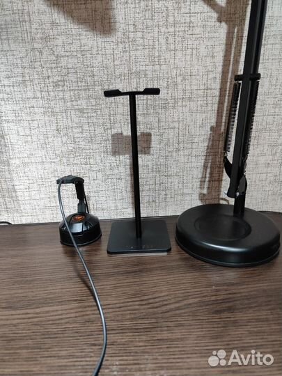 Подставка для наушников