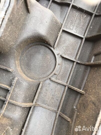 Клапанная крышка Ford focus 2