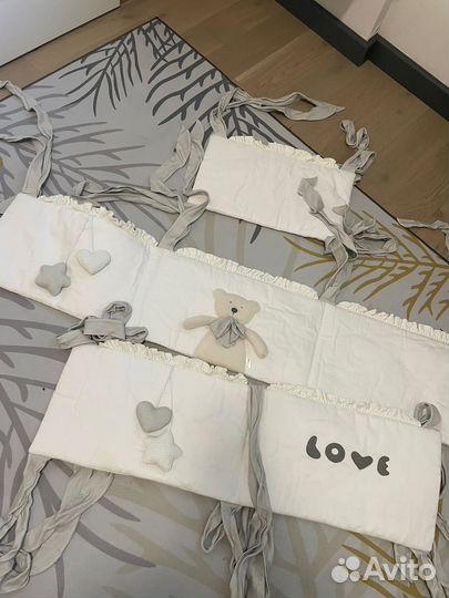 Бортики в детскую кроватку на завязках