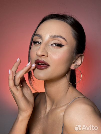 Модель на макияж