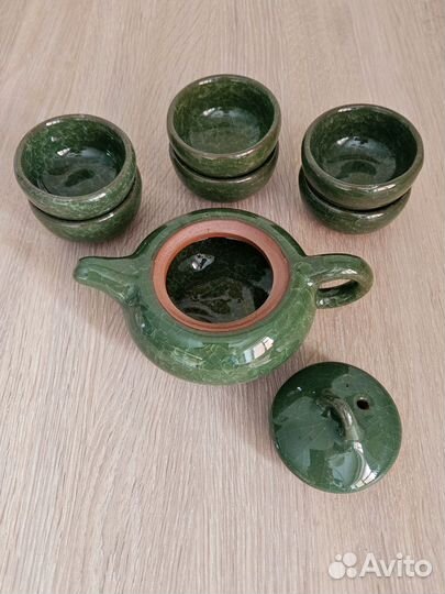 Миниатюрный чайник и мини-пиалы, чайная церемония