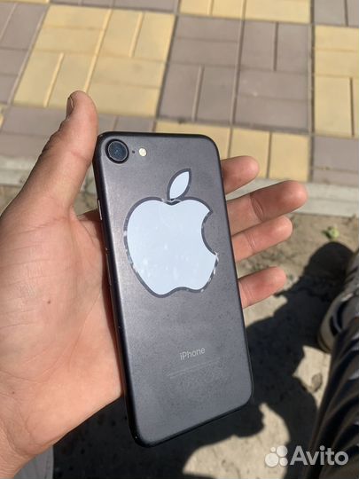 Телефон iPhone 7 32gb