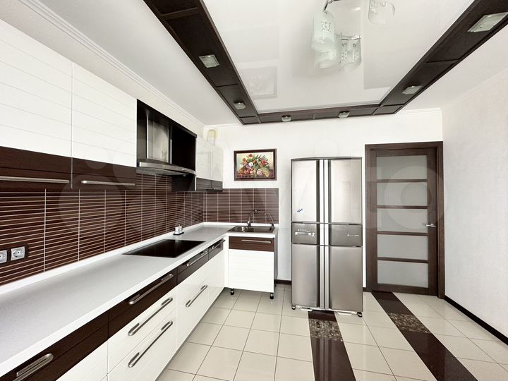 3-к. квартира, 96,3 м², 8/10 эт.