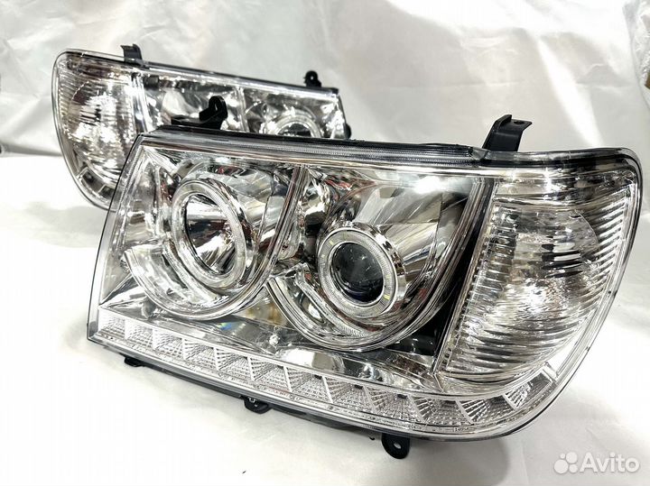 Фары Toyota Land Cruiser 100 03-07г LED