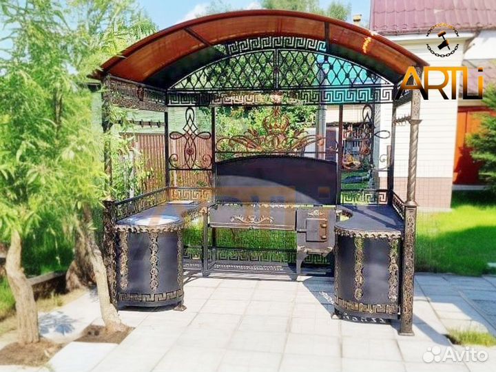 Кованая Беседка с мангалом и печью 