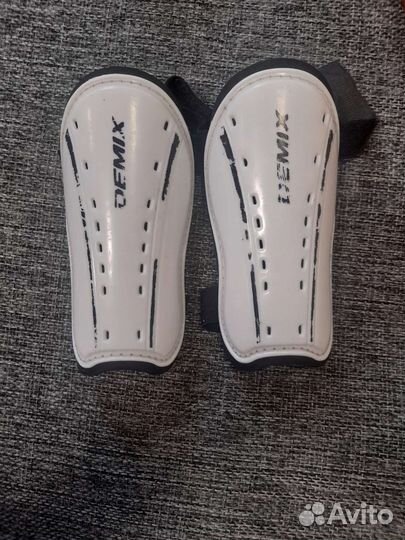 Футбольные щитки