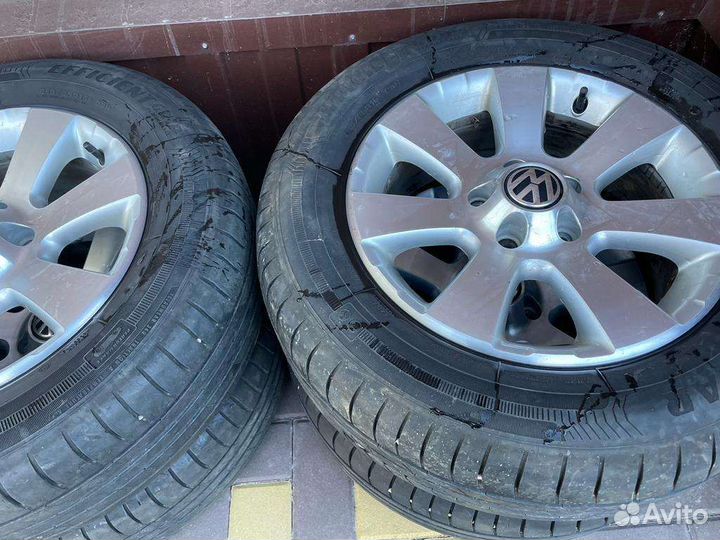 Goodyear EfficientGrip 215/65 R16