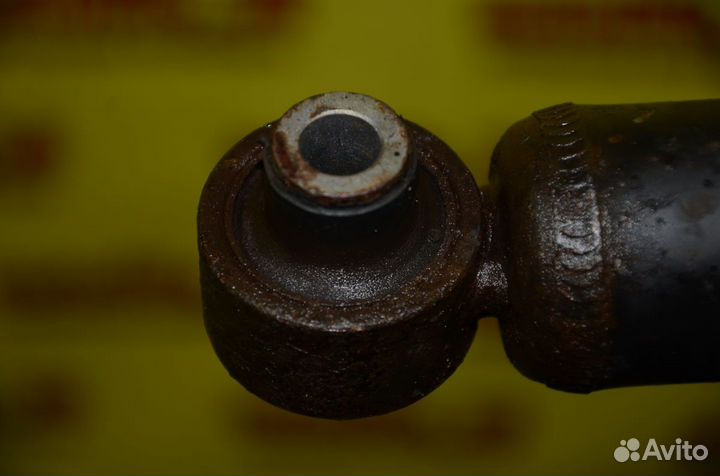 Амортизаторы задние комплект Toyota Auris E150