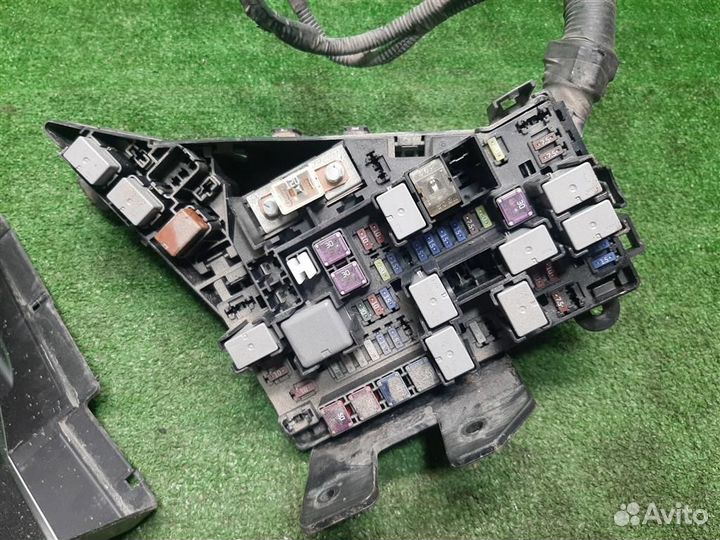 Блок предохранителей моторный Subaru Legacy/ Outb