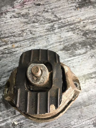 Опоры подушки двигателя BMW 5 E60