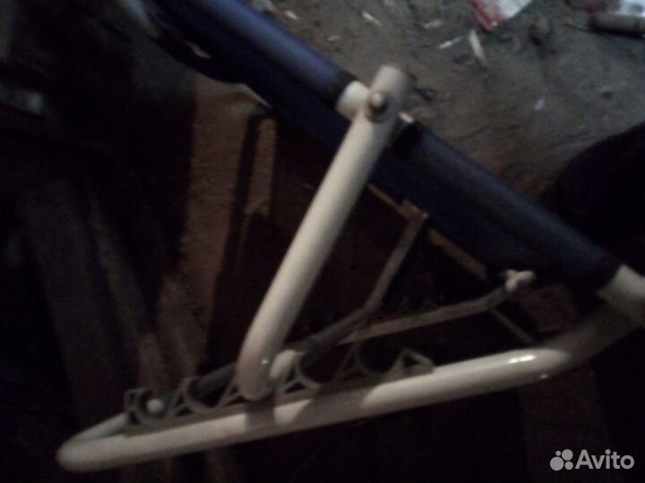 Регулируемая по высоте подставка подголовник