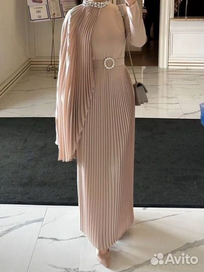 Вечернее платье