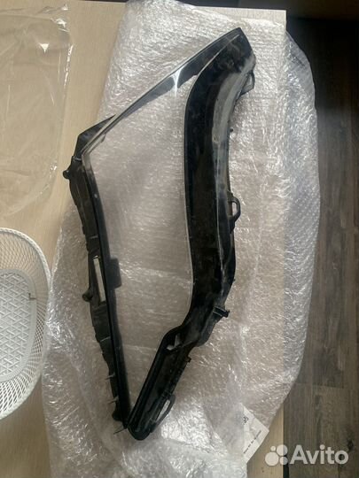 Стекло правой фары lexus rx 2018