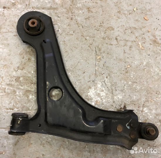 Рычаг передний левый Сhevrolet Lacetti