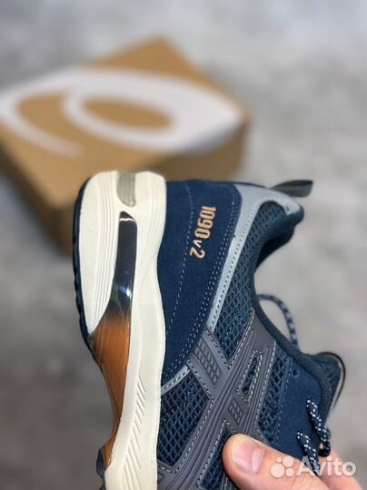 Кроссовки Asics Novablast 3