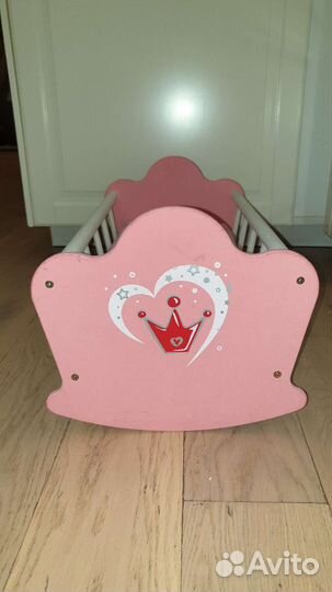 Деревянная кроватка для кукол