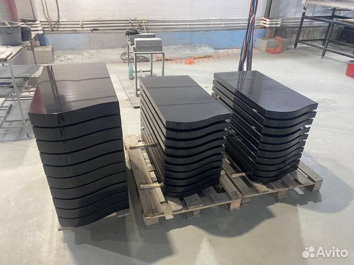 Памятники на могилу из натурального гранита