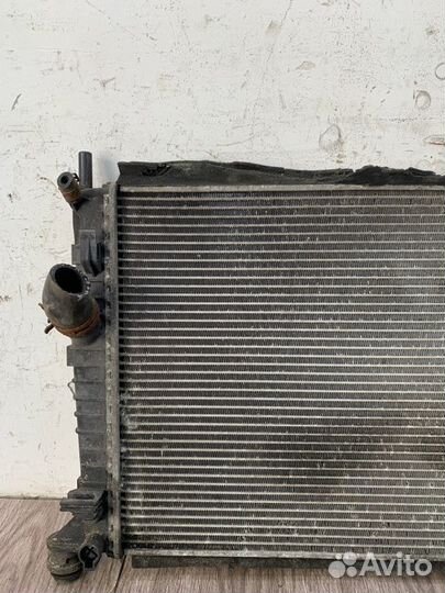 Радиатор двс передний Ford Focus 2 хетчбэк 5-ти