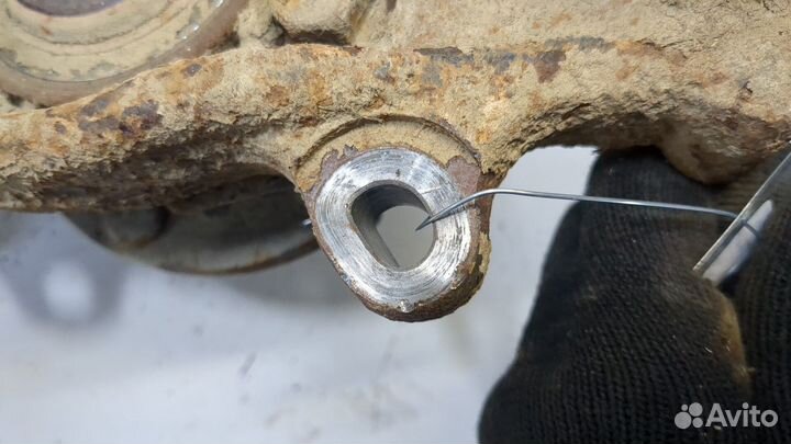 Ступица (кулак, цапфа) Nissan Navara, 2012