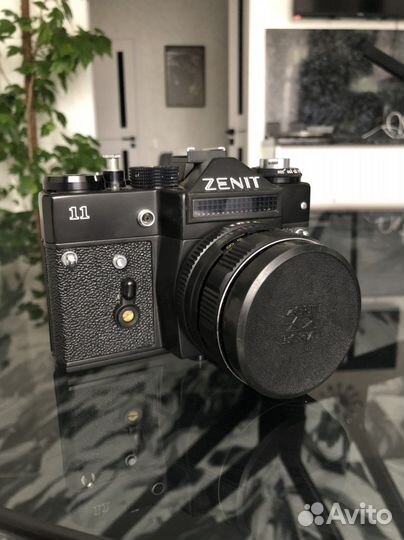 Плёночный фотоаппарат Зенит 11