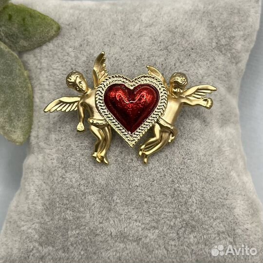 Брошь сердце