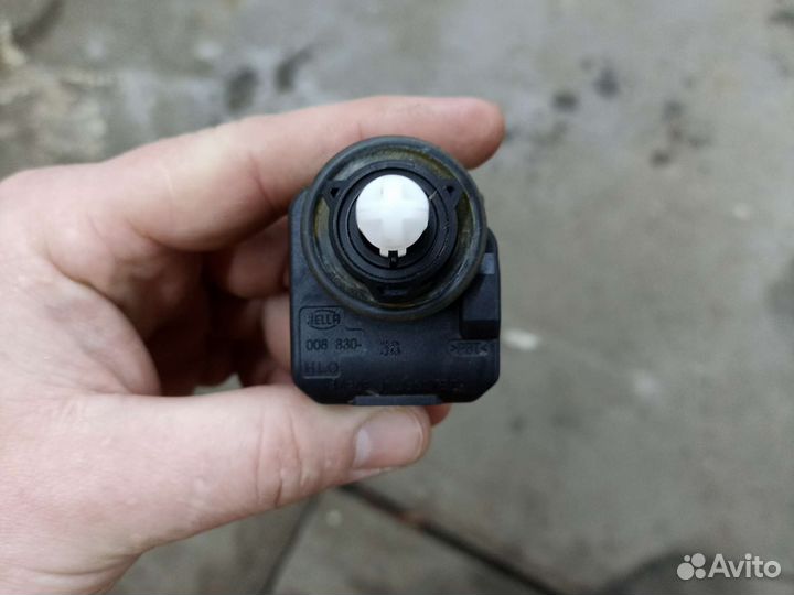 Электрокорректор фары skoda