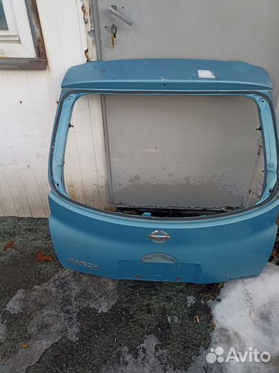 Крышка багажника Nissan march
