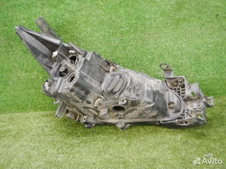 Фара левая Mazda Mazda3