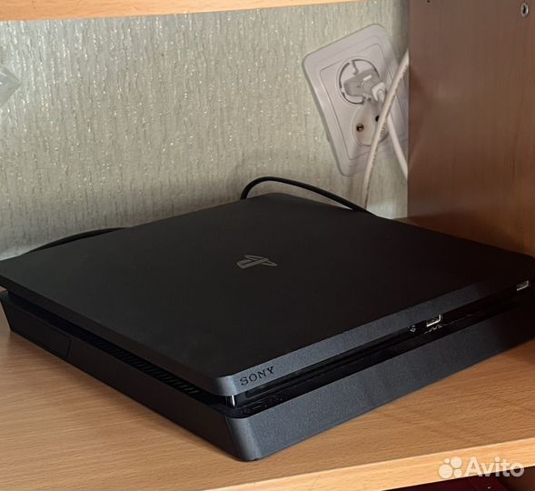 Sony PS4 slim 1tb + 5 игр
