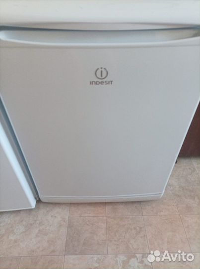 Холодильник Indesit MT 08