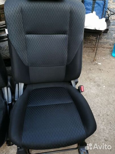 Комплект сидений на mitsubishi outlander 3