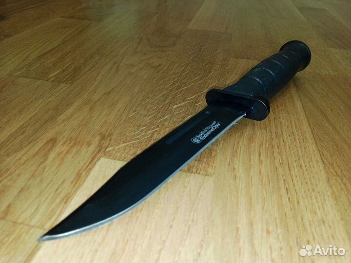 Нож туристический с фиксированной рукояткой не хо