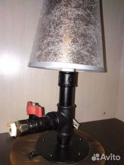 Лампа настольная