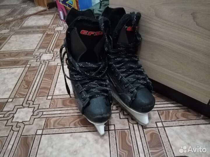 Коньки хоккейные 35