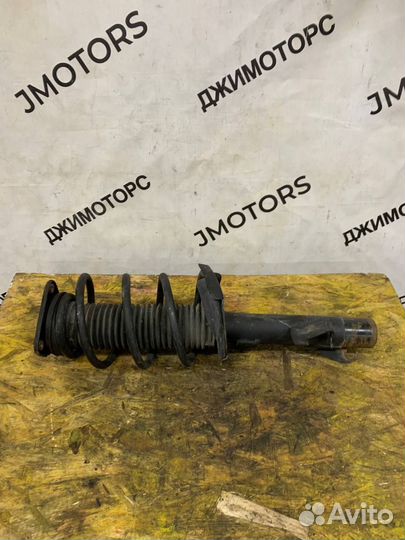 Стойка передняя правая в сборе Volvo C30 2012