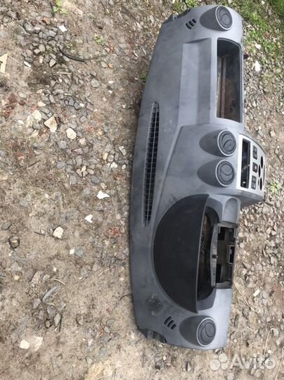 Торпедо панель приборов Renault Logan 1 Sandero