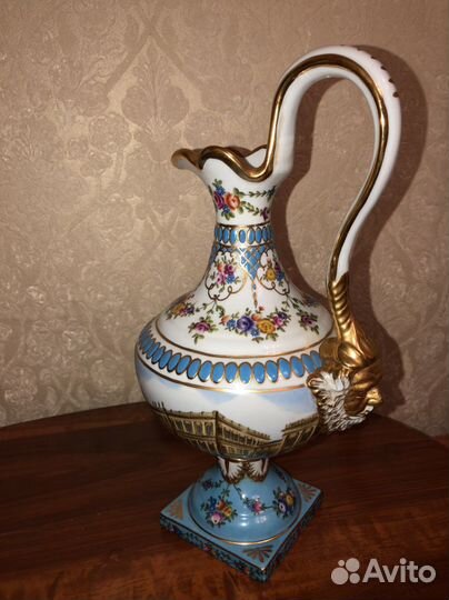 Фарфоровая ваза