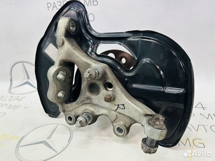 Кулак поворотный передний правый Mercedes W204
