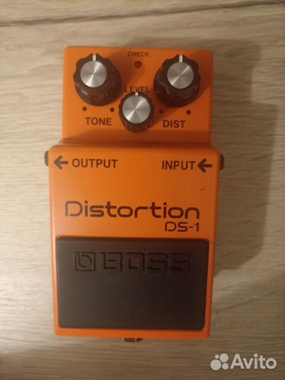 Педаль Boss DS-1