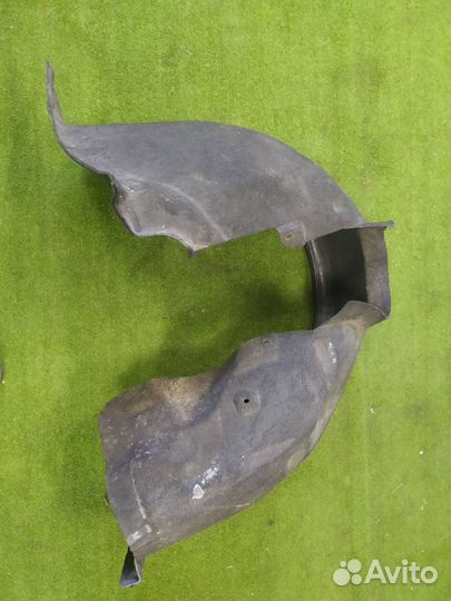 Подкрылок передний левый Volvo V70