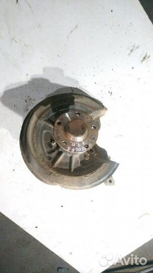 Кулак задний правый Volkswagen Golf 5 хэтчбек 1.4