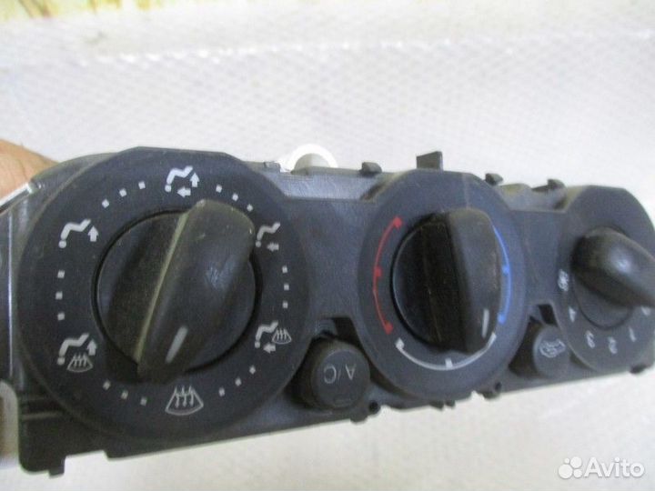 Блок управления отопителем Ford Focus 2 CB4 hxda