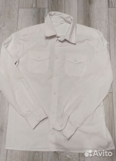 Белая школьная рубашка под погоны