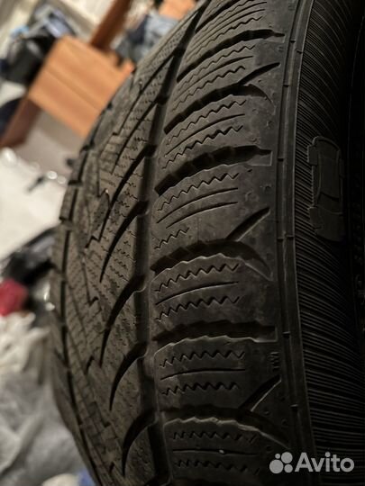 Dunlop SP Winter Sport 235/45 R18