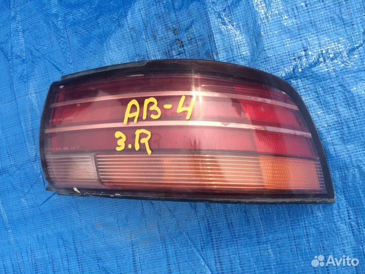 Фонарь задний R toyota camry SV30