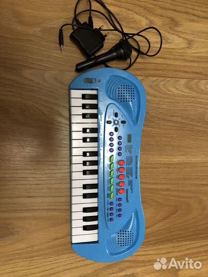 Детский синтезатор с микрофоном пианино