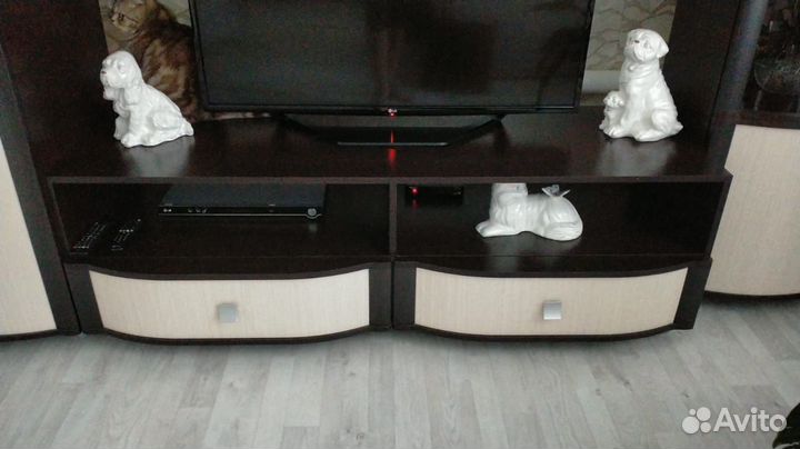 Тумба под телевизор