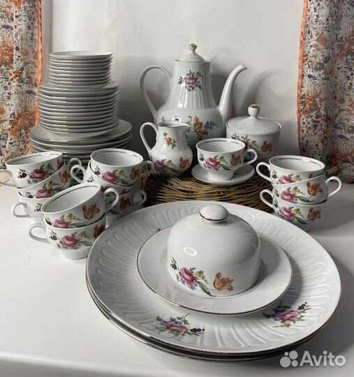 Набор столовой посуды сервиз