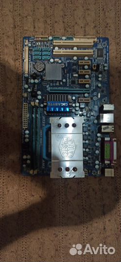 Материнская плата с процессором и памятью