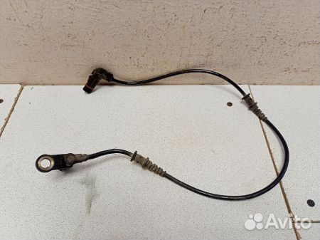 Датчик ABS передний